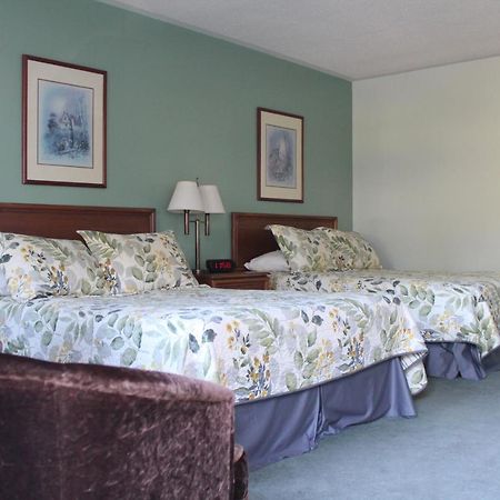 Voyageur Motel Yarmouth Exterior foto